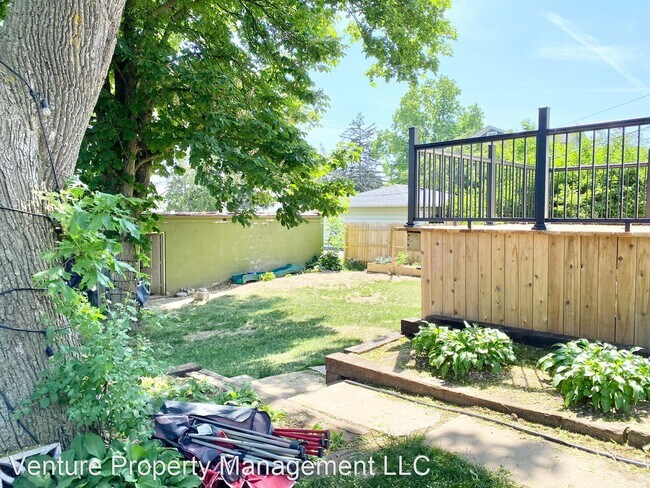 Building Photo - 3 br, 2 bath House - N89 W16229 Main St
