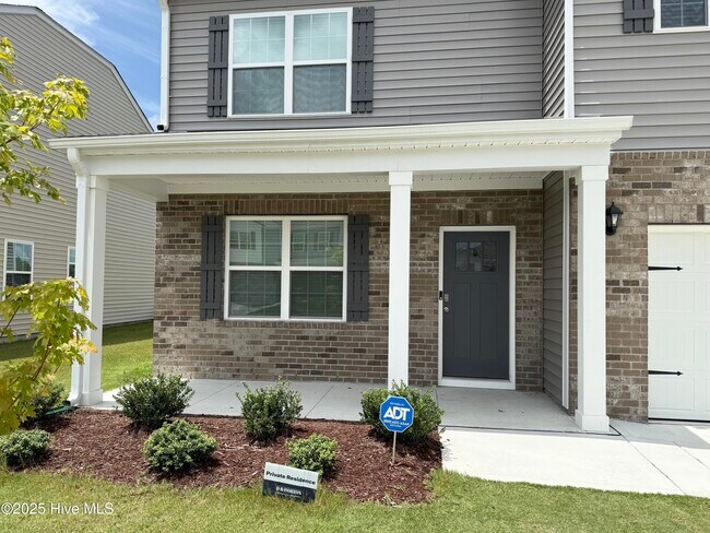 Building Photo - 3228 Ridgeland Dr