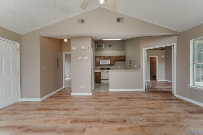 Building Photo - 104 Waters Edge Ln