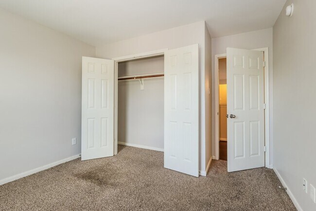 Building Photo - 2802 Mesquite Ridge Dr