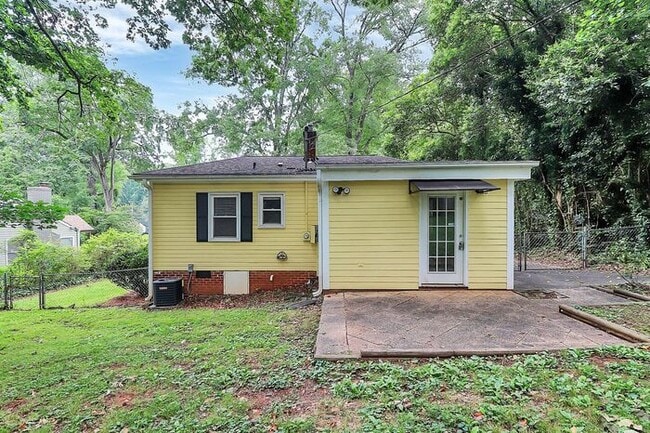 Building Photo - Charming 2BD/1BA Bungalow in Bradley Hills!