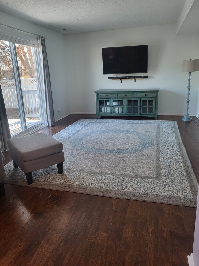 Building Photo - 104 Windsor Ct