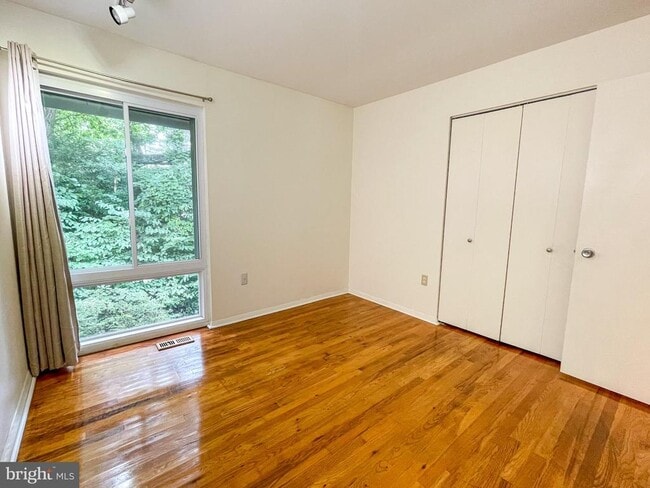 Building Photo - 1781 Wainwright Dr