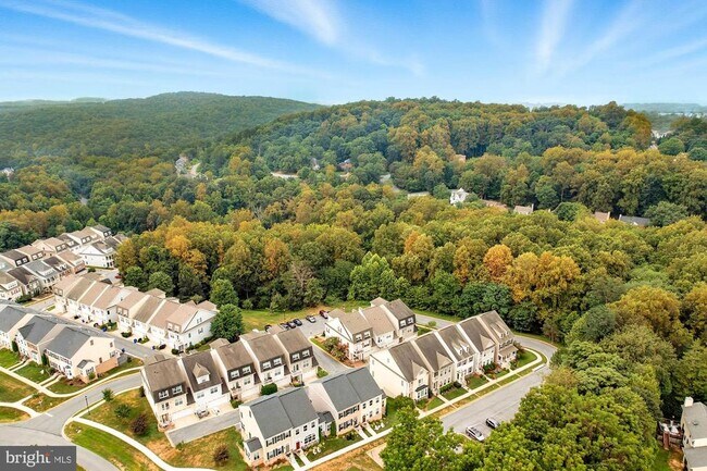 Building Photo - 10214 Nuthatch Dr