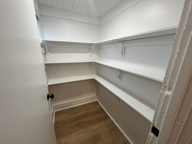 Building Photo - Fully Remodeled House!