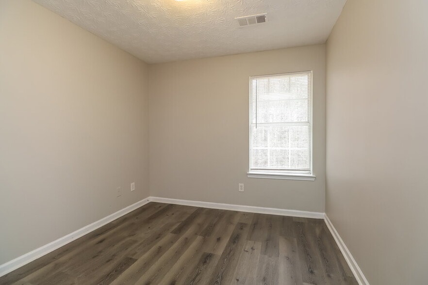 Building Photo - 3067 Fields Dr