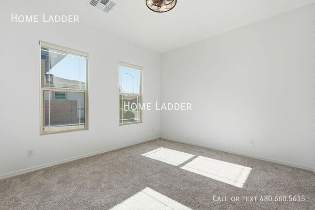 Building Photo - 10812 E Tesla Ave