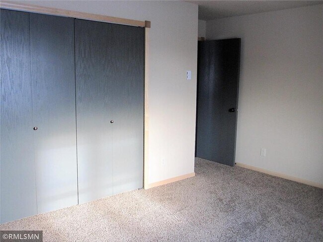 Building Photo - 308 Willow St