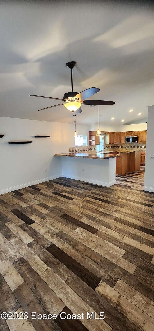 Building Photo - 428 Heathrow Cir