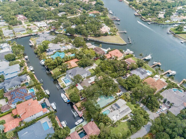 Building Photo - 12831 Shore Dr