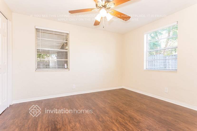 Building Photo - 4315 19th Ave W