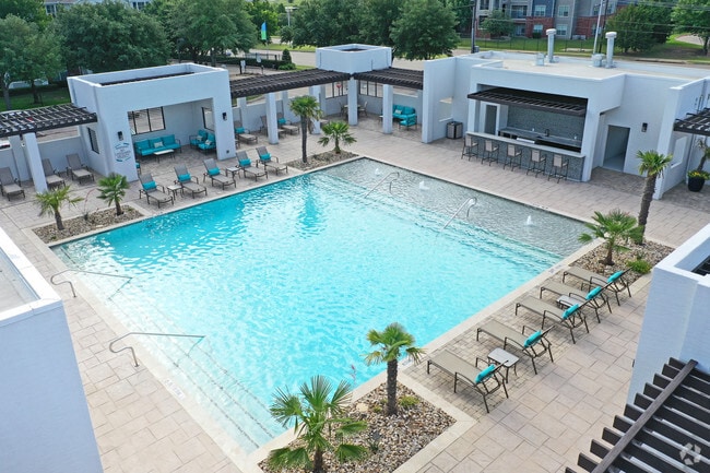 Building Photo - The Spring at Silverton