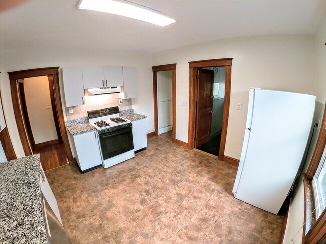 Building Photo - 298 Chestnut Ave