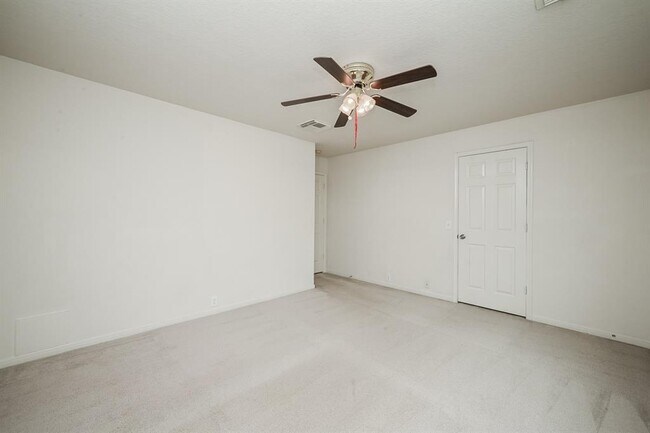 Building Photo - 20015 Cypresswood Springs