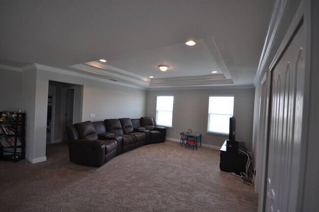 Building Photo - Large Home at Work Golf Village