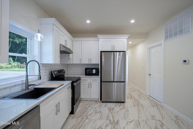 Building Photo - 489 Grooms Rd