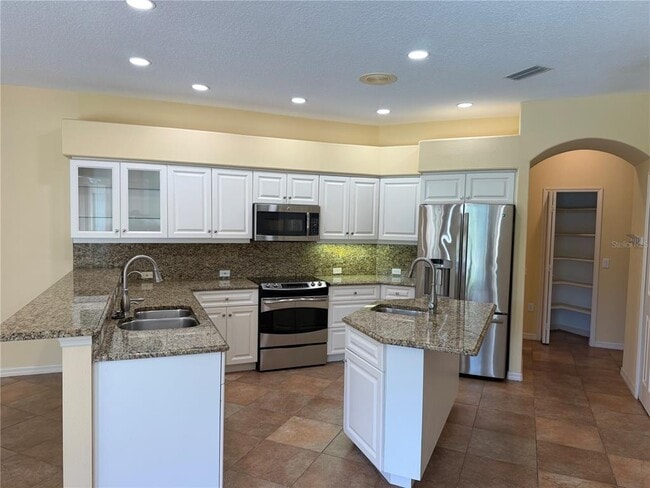 Building Photo - 8544 Park Shore Ln