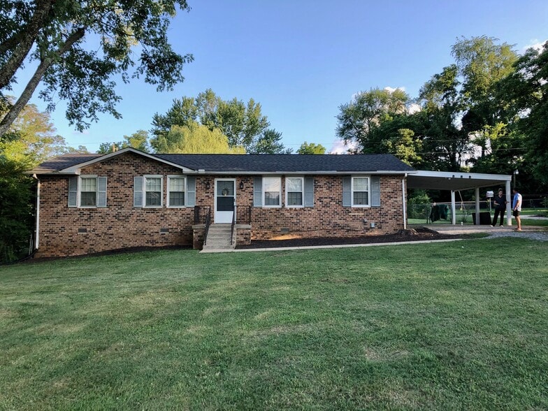 Primary Photo - 258 Compton Rd