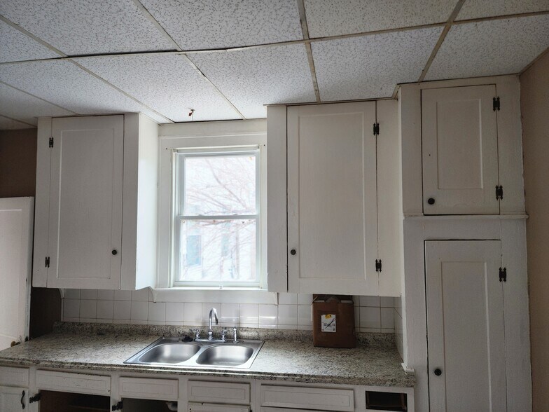 Building Photo - 281 S Powell Ave