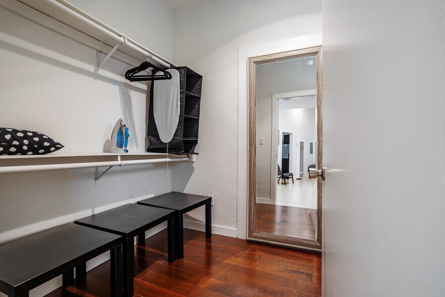 Building Photo - 1806 Washington Way