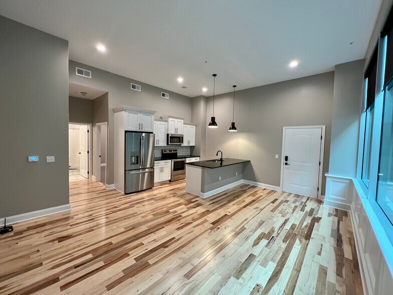 Building Photo - 409 Lackawanna Ave