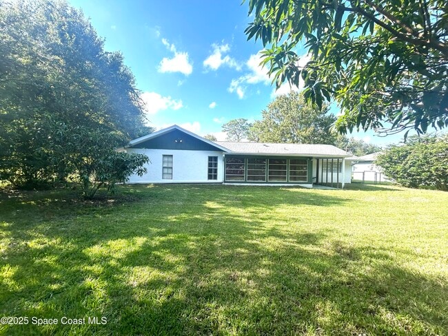 Building Photo - 217 Gladiola Rd NE