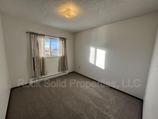 Building Photo - 4149 Van Buren Ave