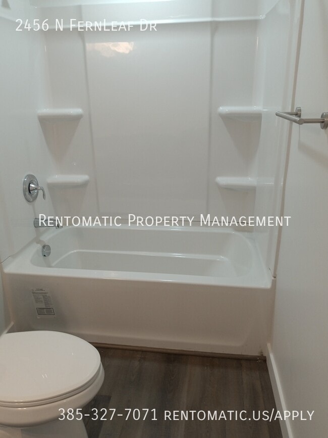 Building Photo - 2456 N Fernleaf Dr