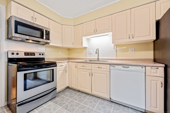 Building Photo - 250 Conestoga Way