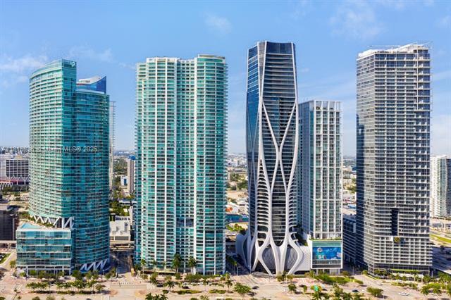 Building Photo - 900 Biscayne