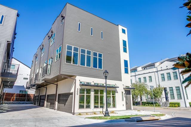 Building Photo - 300 Foch St