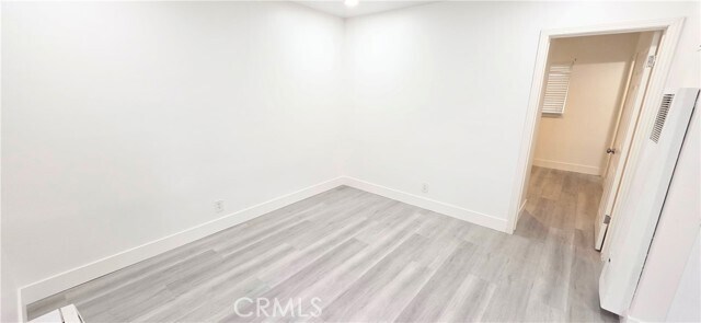 Building Photo - 10527 Western Ave