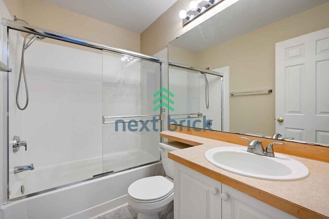 Building Photo - Charming 2-Bedroom Retreat with 2.5 Baths in Bothell's Serene Locale!