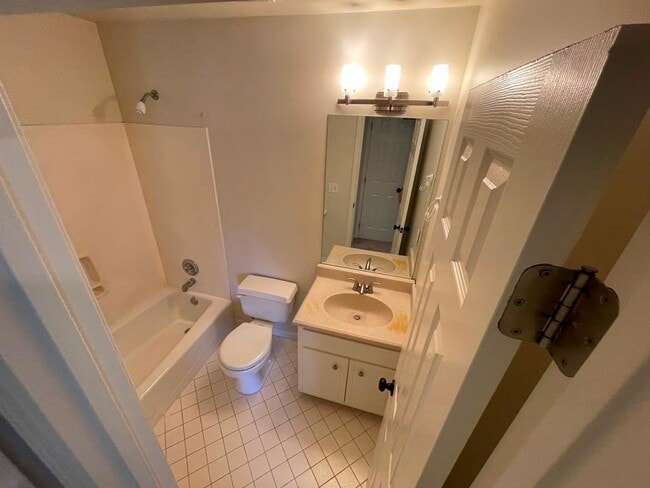Building Photo - 510 Stonebrook Farms Dr
