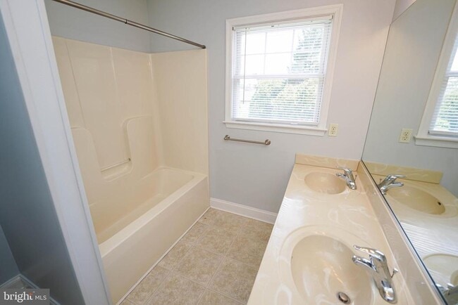Building Photo - 1455 Hidden Meadow Ln