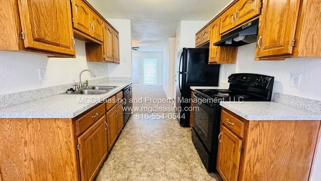 Building Photo - 3 bedroom Duplex with unique floor plan for rent in the Northland