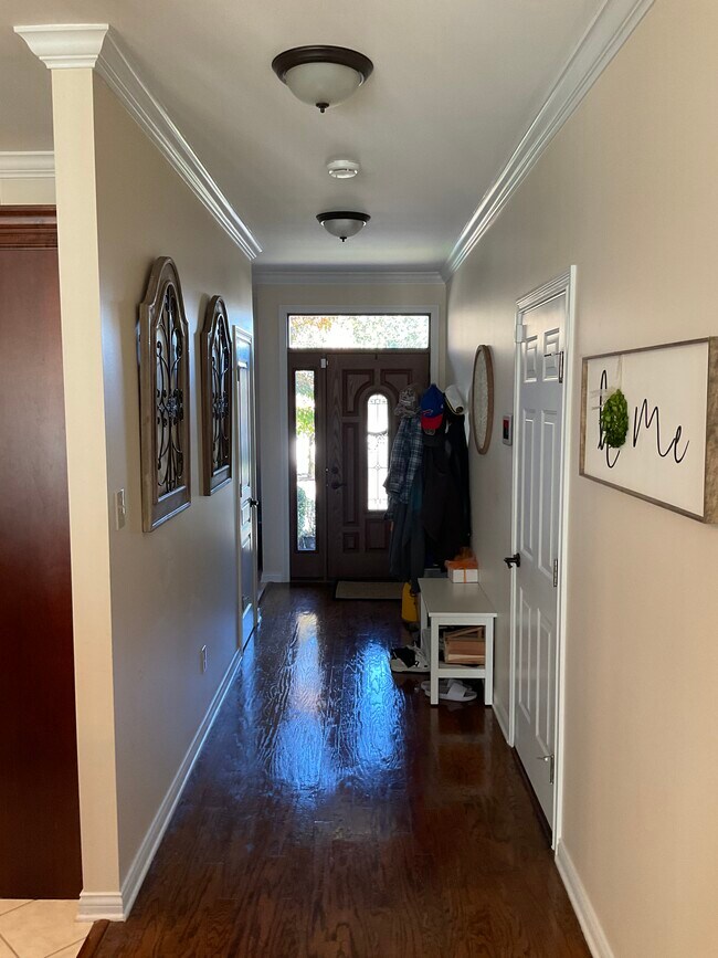 Building Photo - 9227 Honors Way