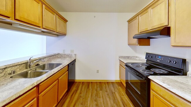 Building Photo - Condo Style Upper 2 Bedroom 1 Bathroom Apartment
