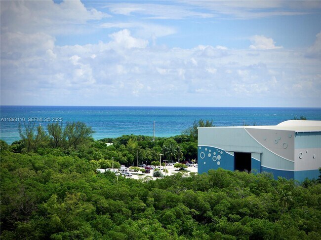 Building Photo - 300 Bayview Dr