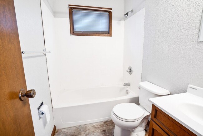 Building Photo - 809 Washington St