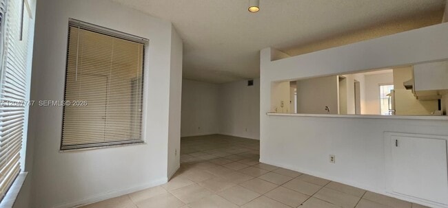 Building Photo - 990 Coral Club Dr