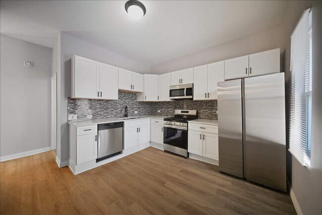 Building Photo - 3002 E 81st St