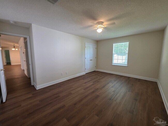Building Photo - 7200 Annandale Dr