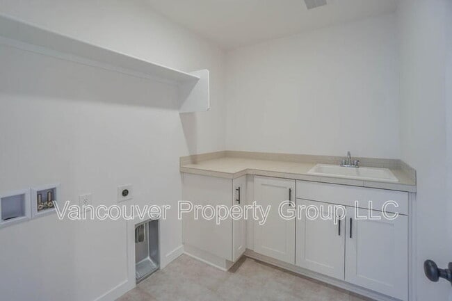 Building Photo - 1605 NE 180th Ave
