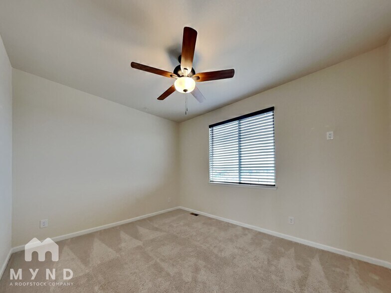 Building Photo - 8912 Red Bud St