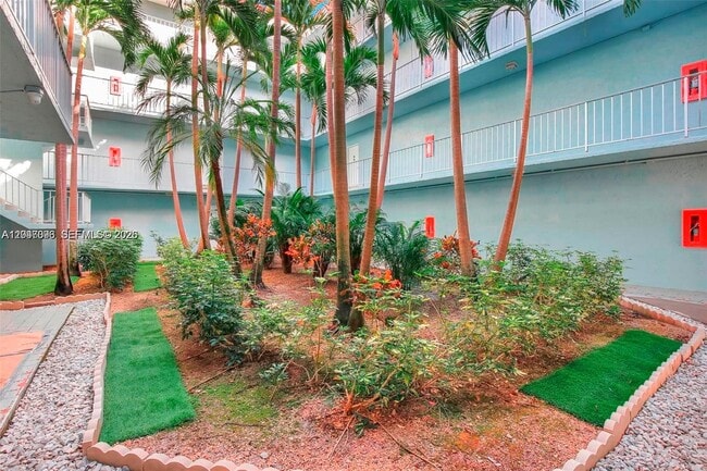 Building Photo - 455 S Pine Island Rd