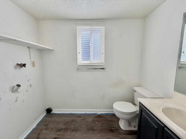 Building Photo - 6424 S Westridge St