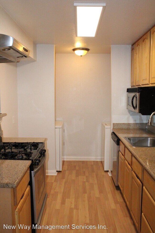 Building Photo - 2 br, 2 bath House - 1223 Lakeview Circle