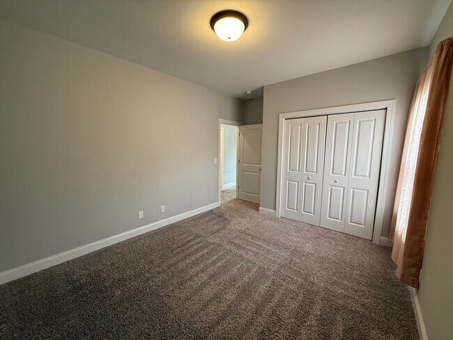 Building Photo - Ooltewah Gem! 3BR Home with Pool + Walking Trails