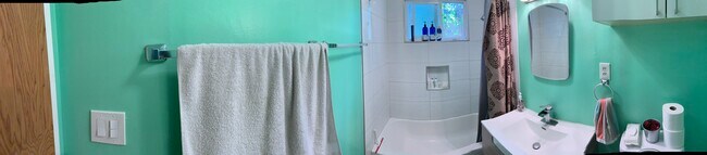 Building Photo - 11659 Harvard Dr